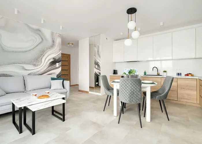 Modern Apartment With Ac Near Lake Malta By Noclegi Renters